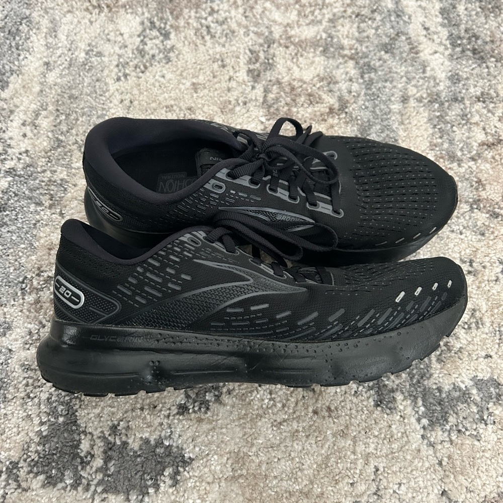 Men’s Brooks Glycerin 20 running shoes in Black